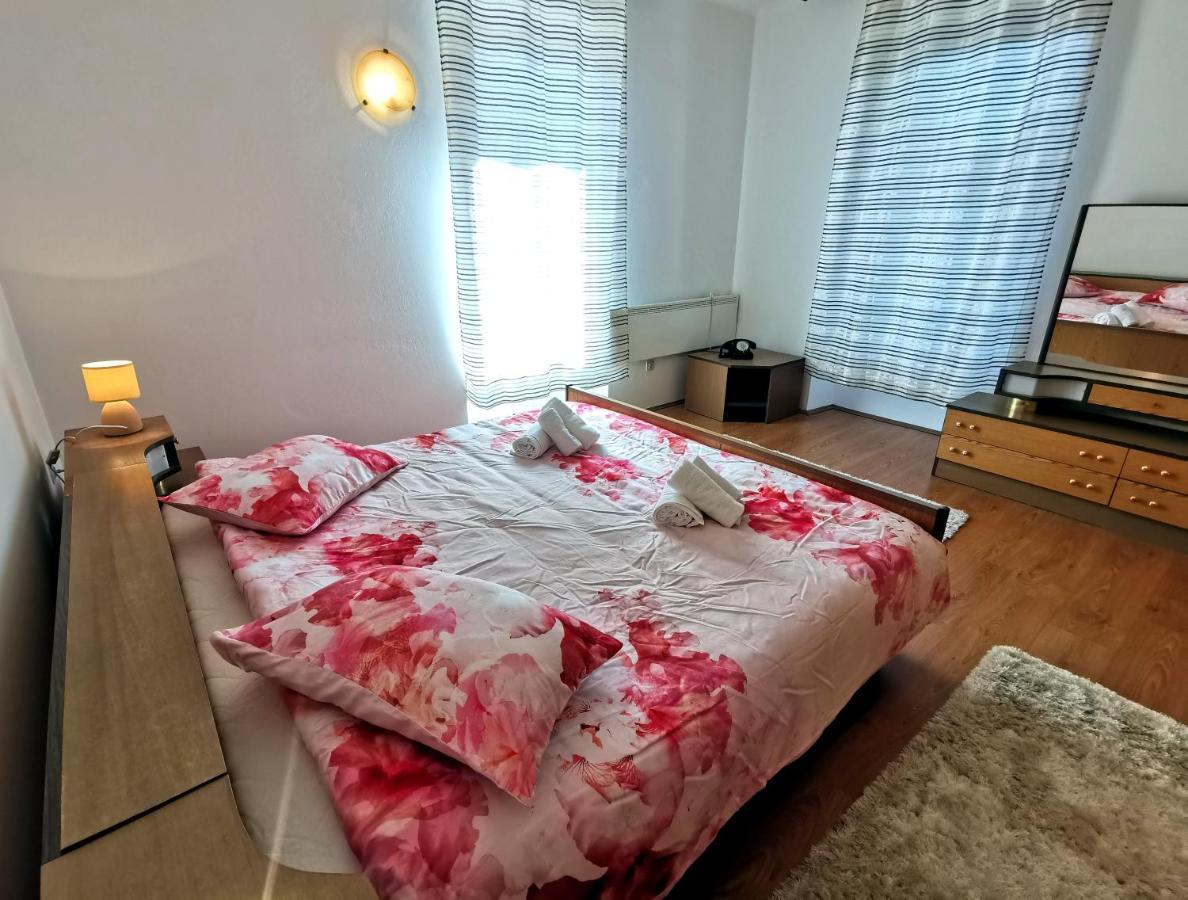 Parun Lejlighed Pula Eksteriør billede